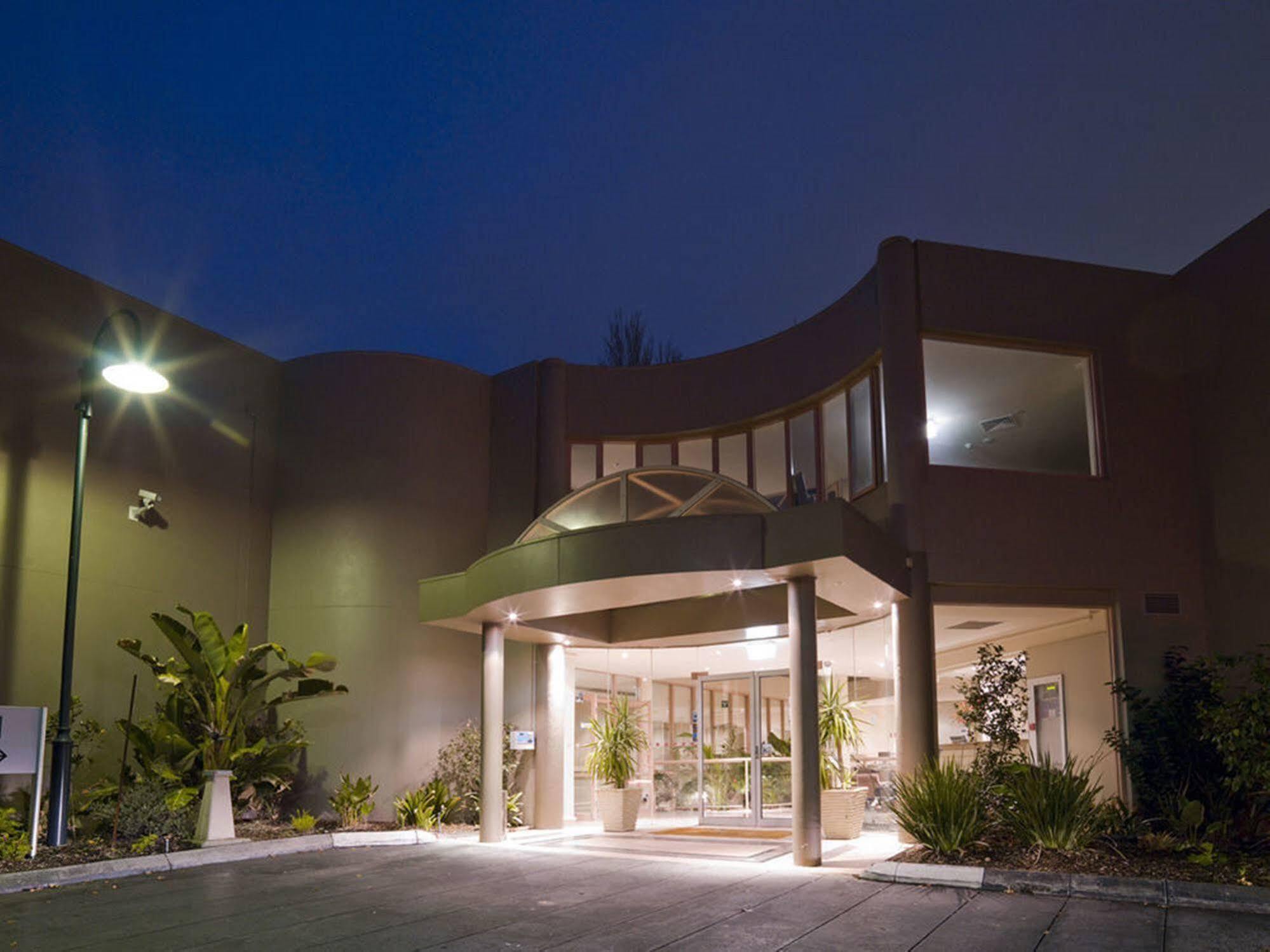 Kimberley Gardens Hotel, Serviced Apartments And Serviced Villas Melbourne Exterior foto